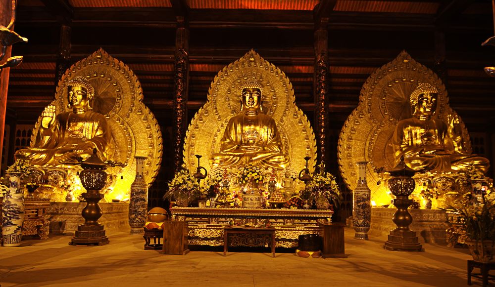  Trang An & Bai Dinh Pagoda Tour